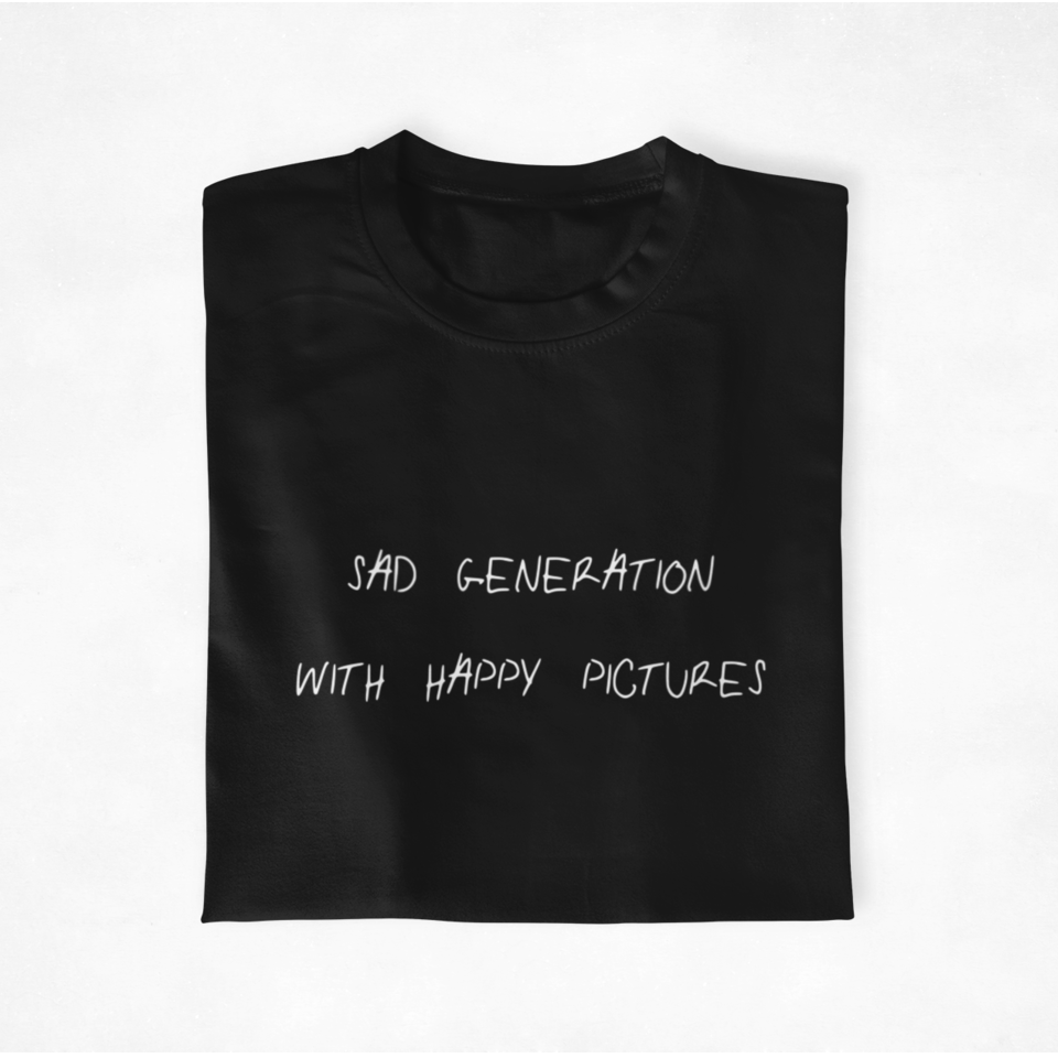 Sad Generation with Happy Pictures Herren - Organic Shirt Herren Shirt Organic Shirt True Statement